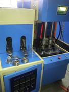 供應(yīng)宏遠(yuǎn)塑料機械 全自動吹瓶機廠家-臺州市黃巖宏遠(yuǎn)塑料機械廠 -